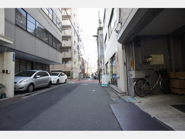 ビルの前の通り【長光ビル】