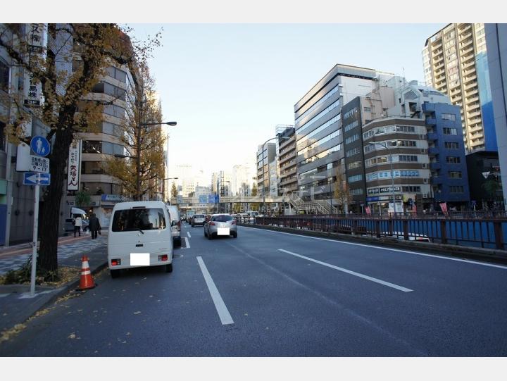 前面道路【陽光銀座セントラルビル】