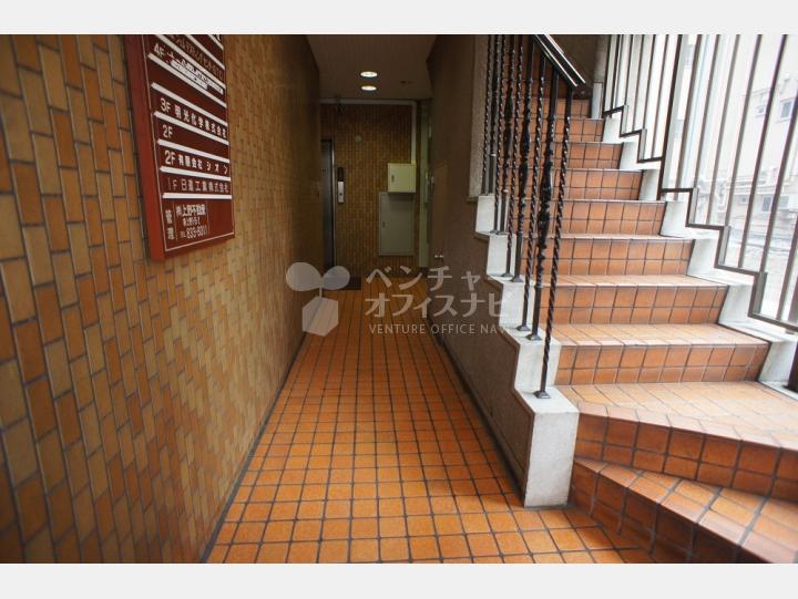 会社案内板・共用部通路【日進ビル】