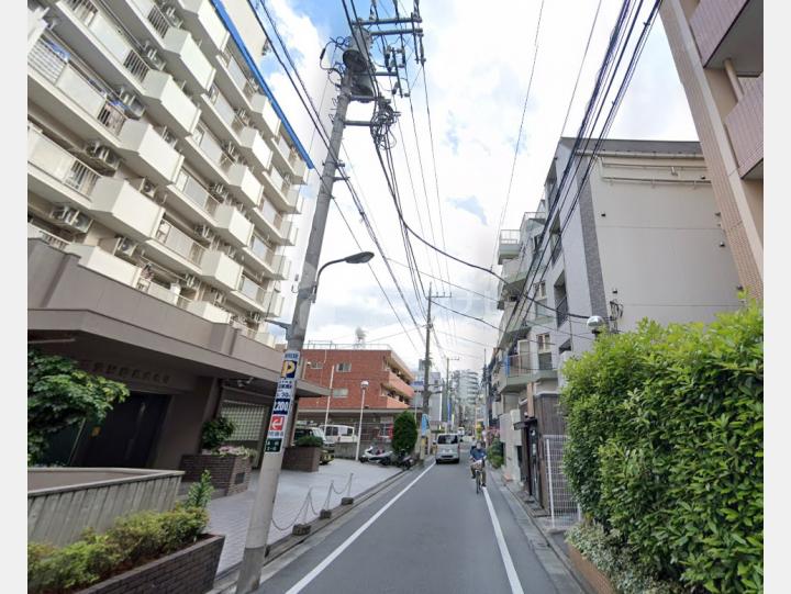 【前面道路】三信マンション