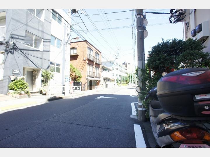 前面道路【目黒ハナブサマンション】