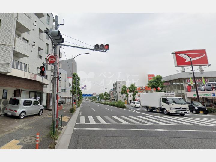 【前面道路】桜ヶ丘ビレッヂ