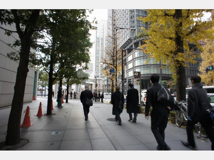 前面道路【日本生命丸の内ビル】